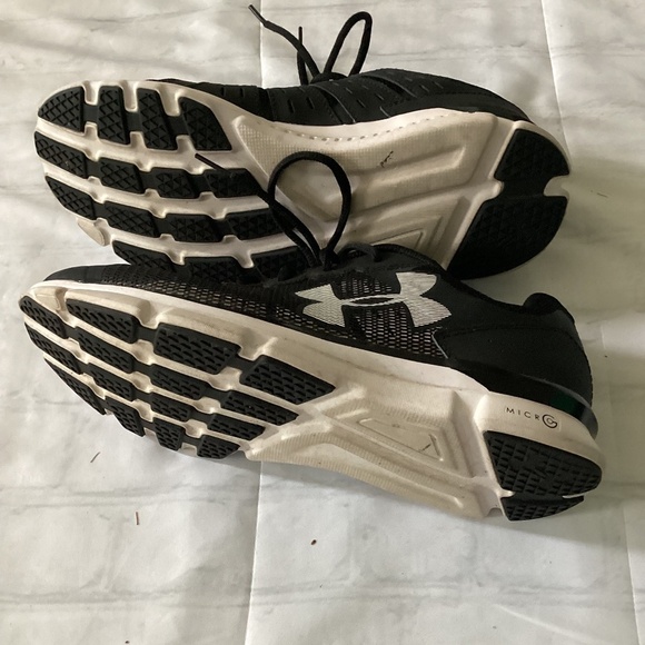 UNDER ARMOUR SNEAKERS ( Size:10) PREOWNED - Picture 3 of 5